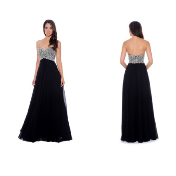 Black Sweetheart Beaded Gown - Picture 2 of 10